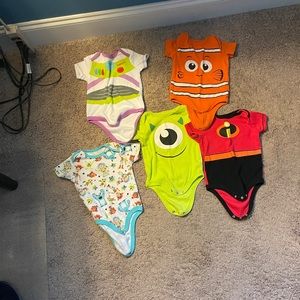 Disney infant bodysuits Toy Story, monsters inc., incredibles, Nemo